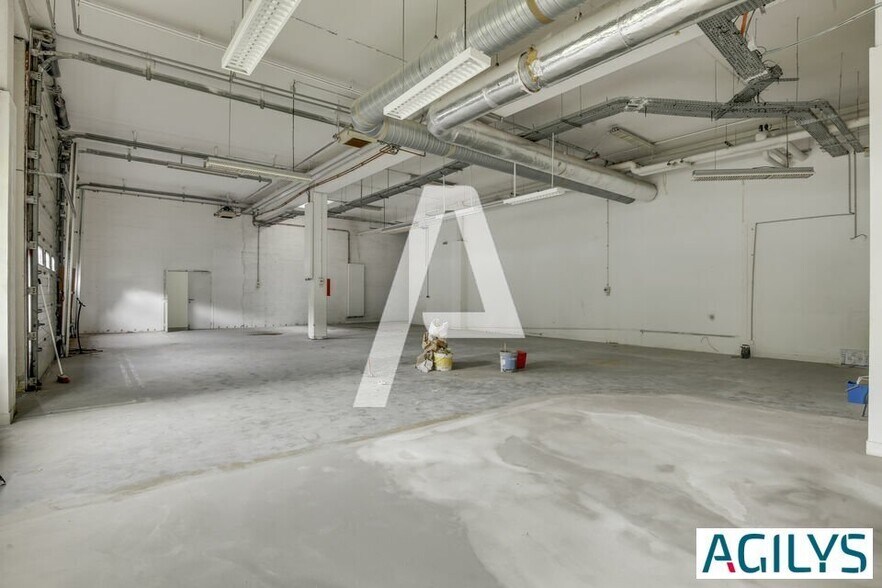 3 Rue Jacques Rueff, Antony to rent - Building Photo - Image 1 of 6