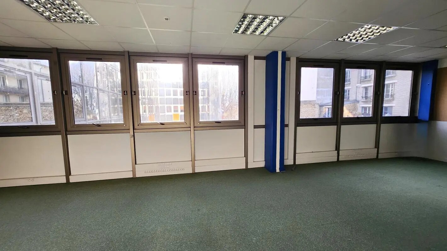 Office in Boulogne-Billancourt to rent Building Photo- Image 1 of 6