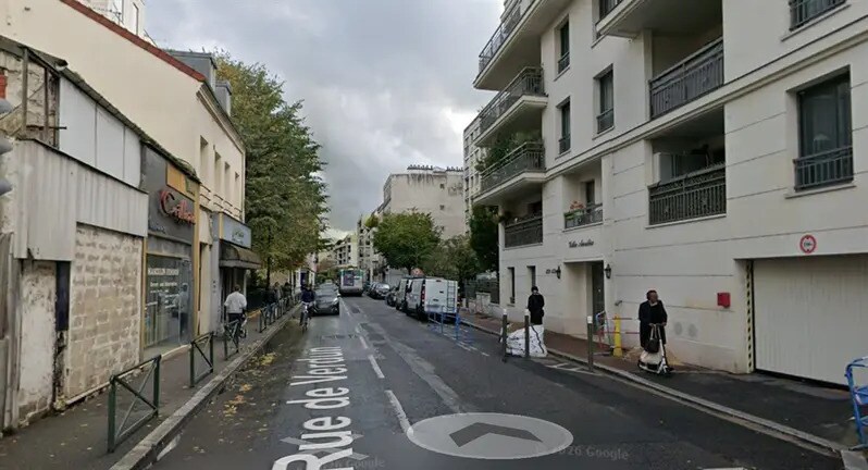 Retail in Suresnes to rent Building Photo- Image 1 of 3