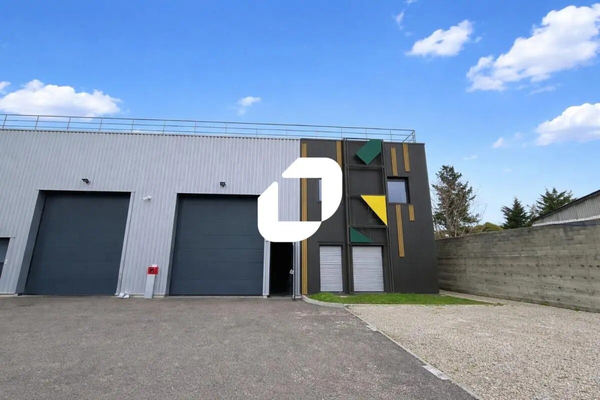 88 Rue De L'Industrie, Saint-Priest to rent Building Photo- Image 1 of 11