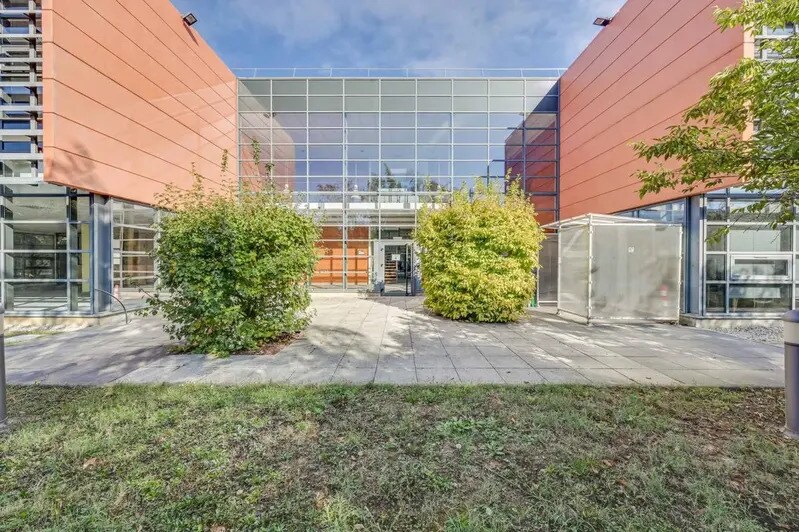 Office in Saint-Priest to rent - Building Photo - Image 2 of 13