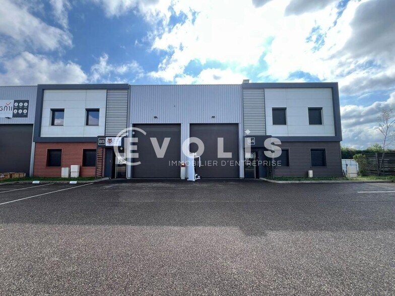 155 Route De Grenoble, Saint-Priest to rent - Building Photo - Image 1 of 13