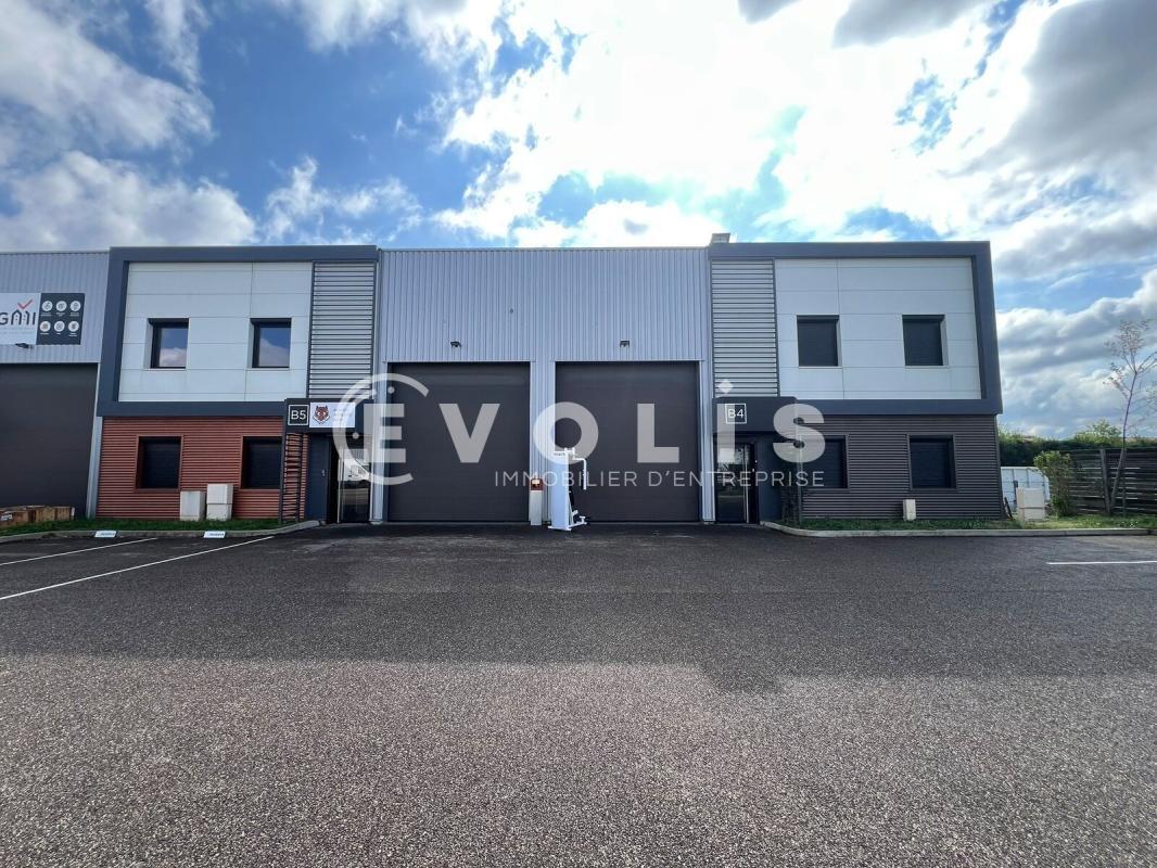 155 Route De Grenoble, Saint-Priest to rent Building Photo- Image 1 of 14