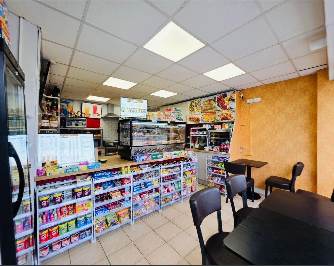 21 Rayleigh Rd, Leigh On Sea, ESS SS9 5UU - Unit 21 -  - Interior Photo - Image 1 of 4