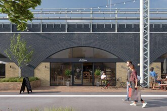 Bohemia Pl, London to rent Building Photo- Image 2 of 3