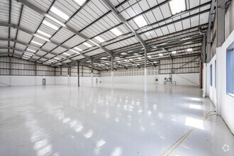 Crown Close, Taunton to rent Interior Photo- Image 2 of 4