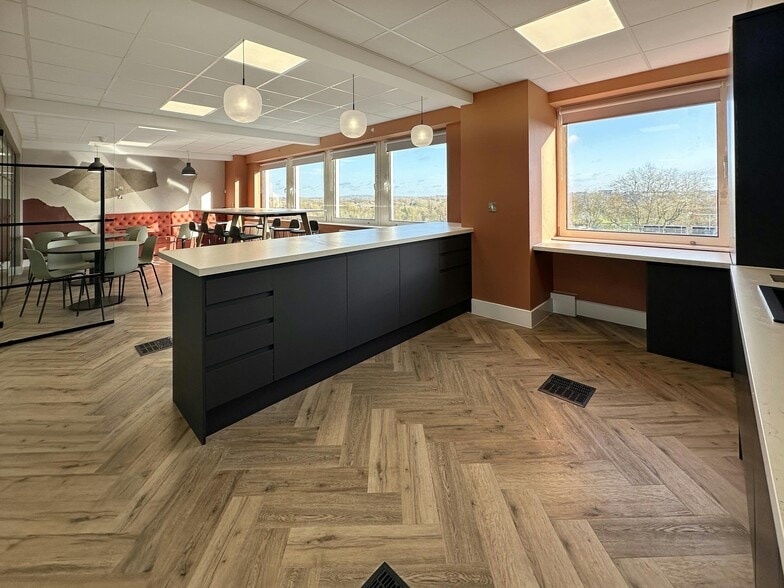 Reading Bridge, Reading to rent - Interior Photo - Image 3 of 10