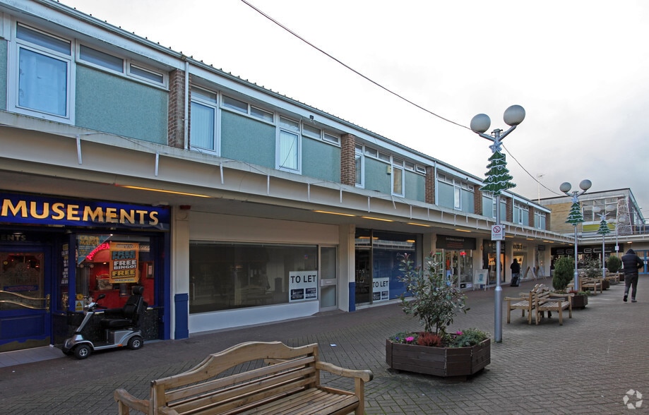 129 Pound Way, Oxford to rent - Building Photo - Image 3 of 14