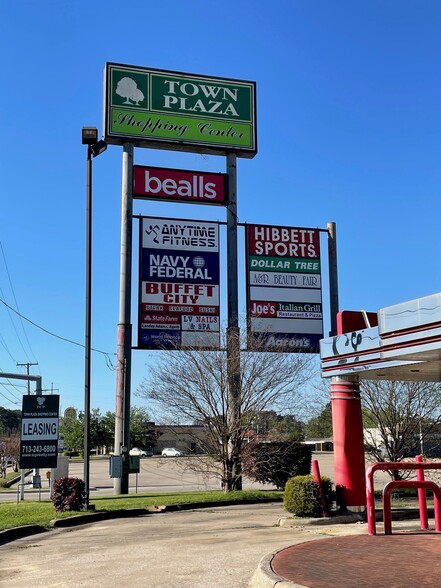 1710-1784 S 5th St, Leesville, LA for rent - Building Photo - Image 1 of 3