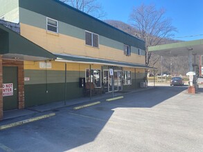 37620 Coal River Rd, Whitesville, WV for rent Building Photo- Image 1 of 10