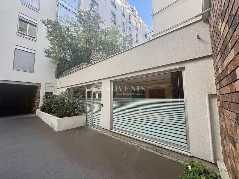 Build-to-Rent in Paris for sale Building Photo- Image 1 of 7