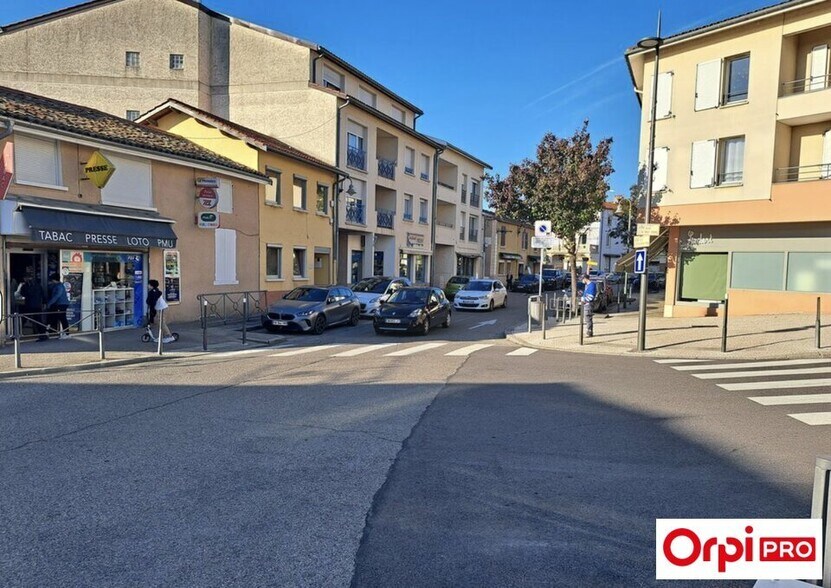 Retail in Mions to rent - Building Photo - Image 3 of 7