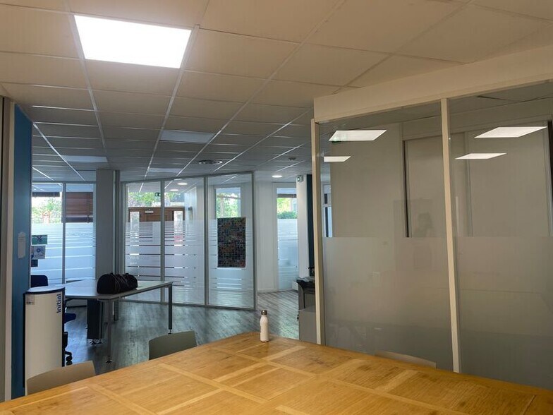Office in Lyon to rent - Interior Photo - Image 3 of 9