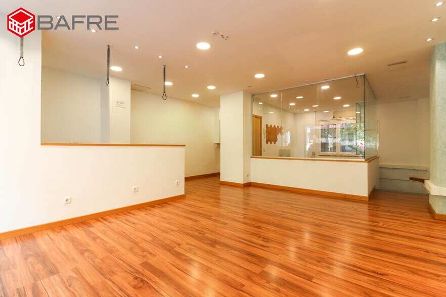 Office / Retail in Madrid, Madrid to rent - Building Photo - Image 2 of 4