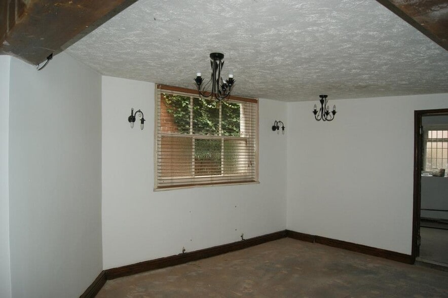 6-8 Market Street, Tenbury Wells for sale - Interior Photo - Image 2 of 7