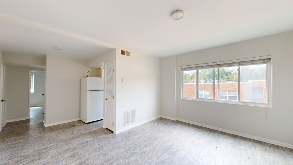 129 Yuma St SE, Washington, DC for sale - Matterport 3D Scan - Image 3 of 11