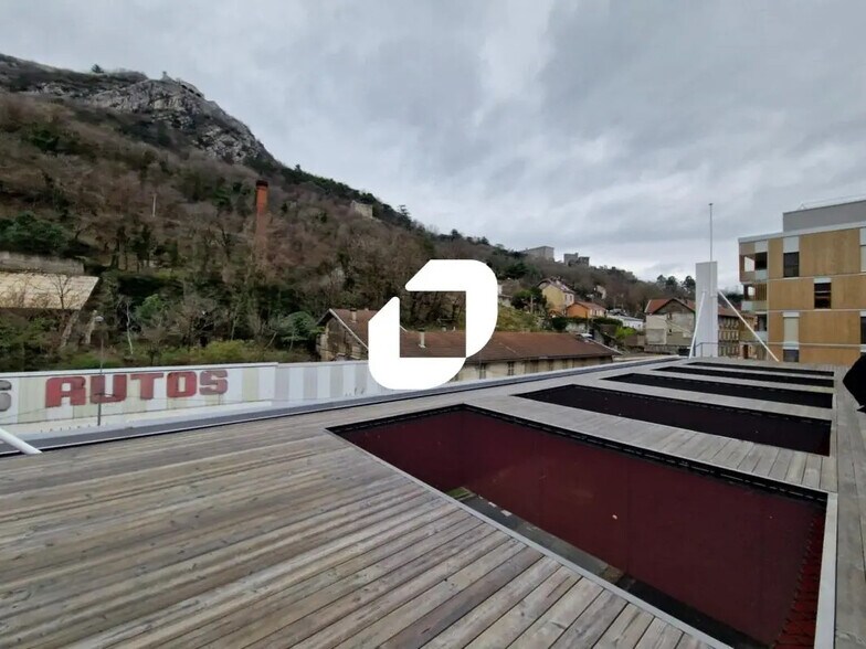 55 Route De Lyon, Grenoble to rent - Building Photo - Image 2 of 20