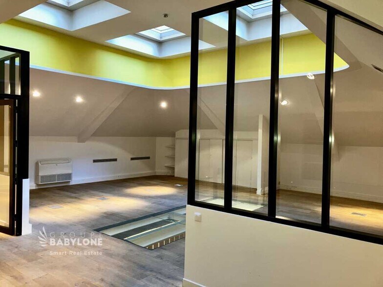 Office in Paris for sale - Interior Photo - Image 2 of 17