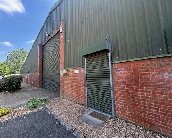 Unit 2, Millside Park Winkfield, Windsor to rent Building Photo- Image 1 of 3