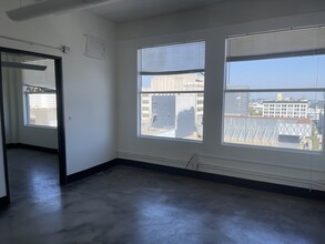 316 W 2nd St, Los Angeles, CA for rent Interior Photo- Image 1 of 4