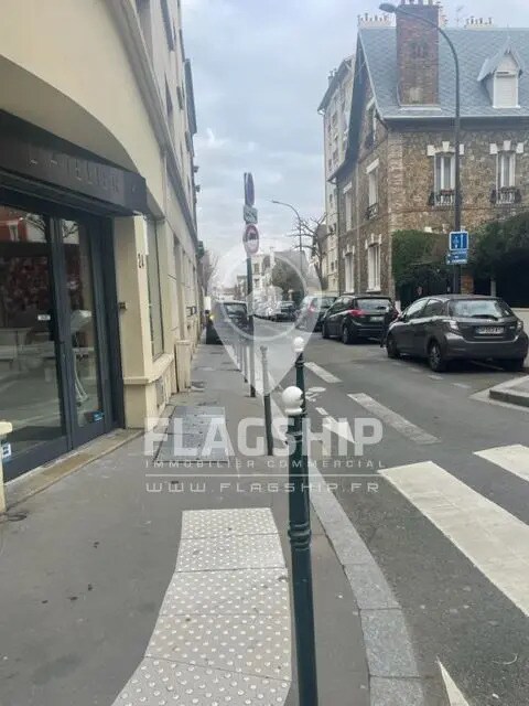 Retail in Asnières-Sur-Seine to rent Building Photo- Image 1 of 2