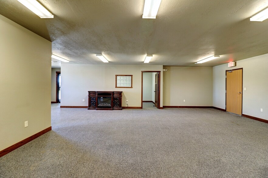 5402 53rd Ave S, Fargo, ND for rent - Interior Photo - Image 3 of 34