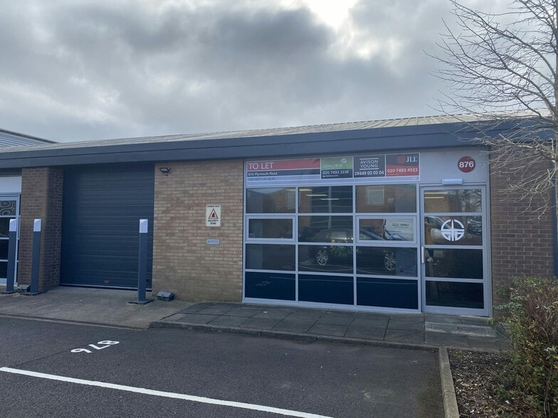 878 Plymouth Rd, Slough to rent - Building Photo - Image 3 of 31