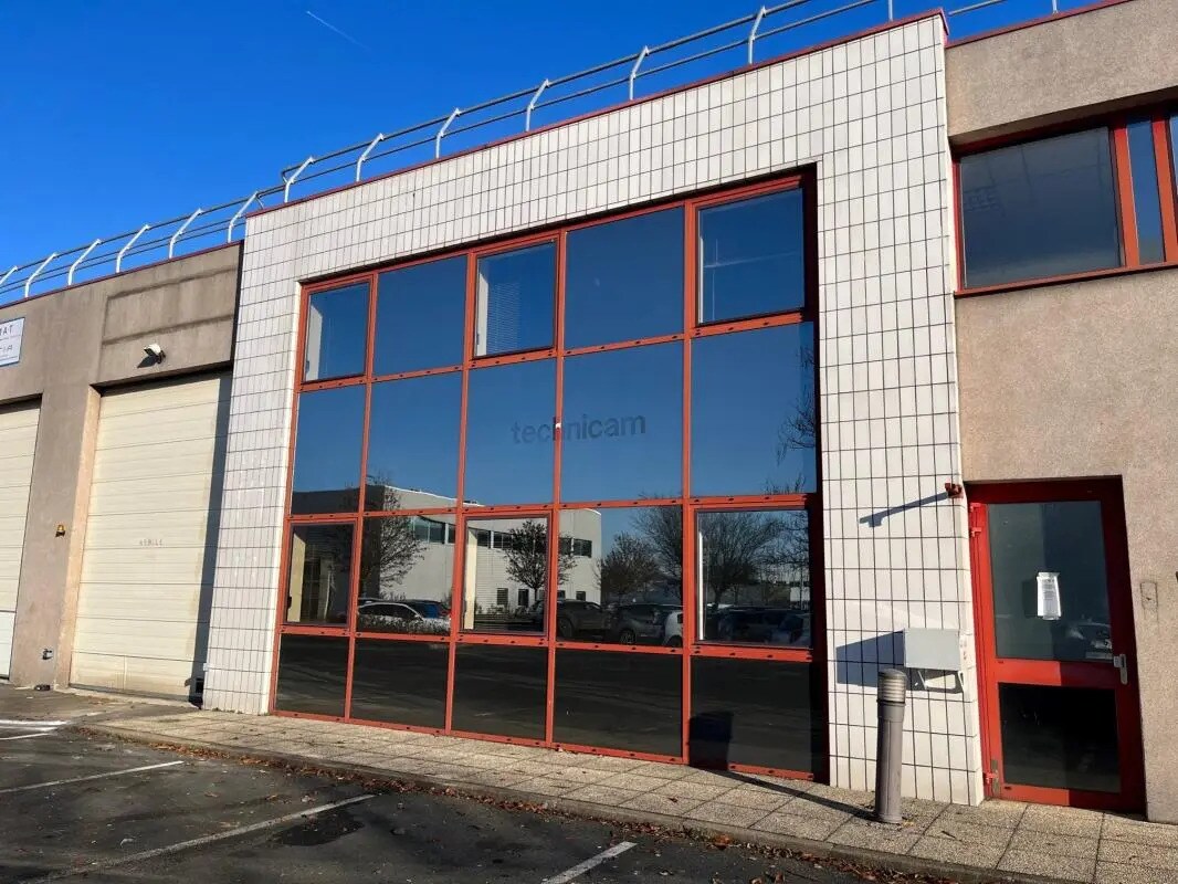 Light Industrial in Herblay-sur-Seine to rent Building Photo- Image 1 of 10