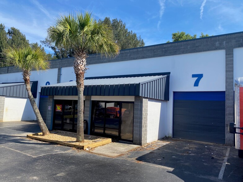 700 S John Rodes Blvd, Melbourne, FL for sale - Primary Photo - Image 1 of 10