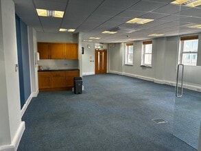 35 The Parade, Jersey to rent Interior Photo- Image 2 of 3