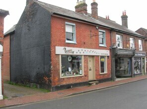 67 High St, Great Missenden for rent Building Photo- Image 1 of 2