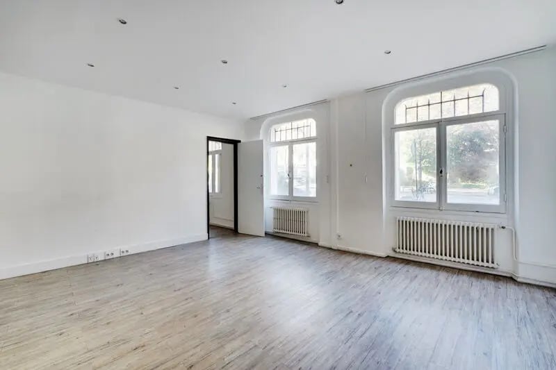 Build-to-Rent in Paris for sale - Interior Photo - Image 3 of 15
