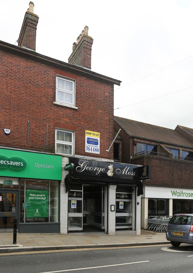 More details for 100c High St, Uckfield - Retail to Rent