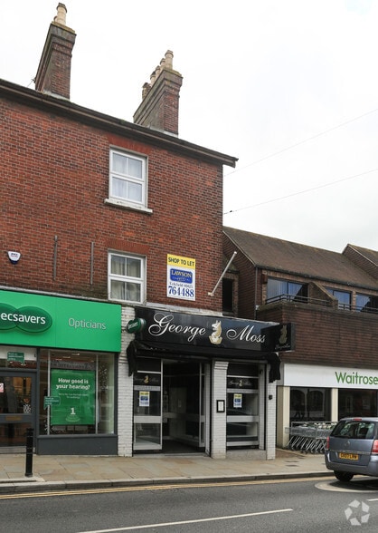 100c High St, Uckfield to rent - Primary Photo - Image 1 of 2