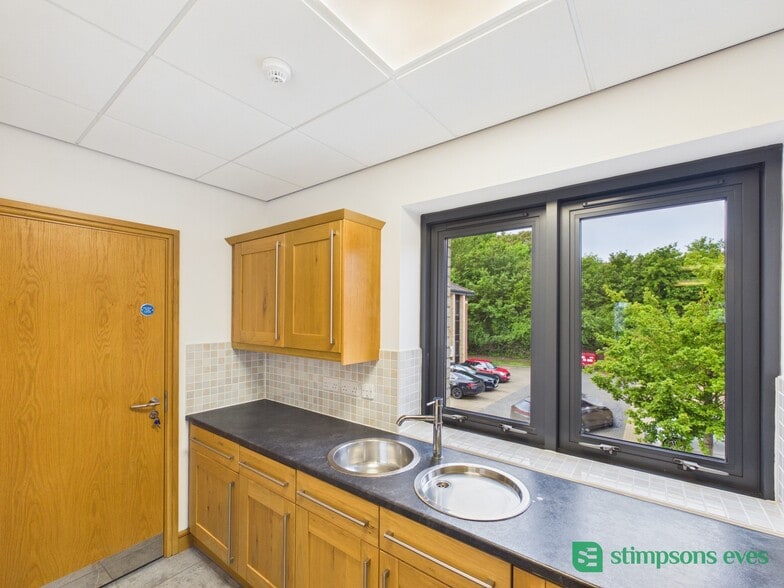 25 Osier Way, Olney to rent - Building Photo - Image 3 of 6