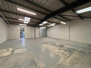 24-26 Albion Way, East Kilbride to rent Interior Photo- Image 2 of 5