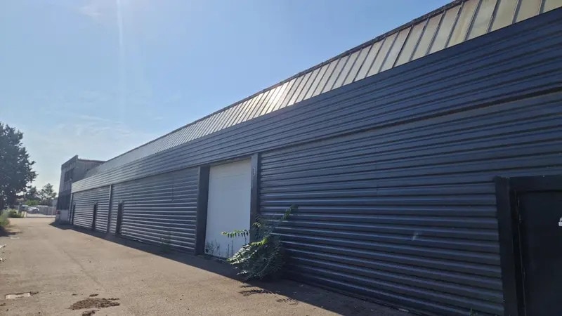 34 Avenue Des Bruyères, Décines-Charpieu to rent - Building Photo - Image 2 of 9