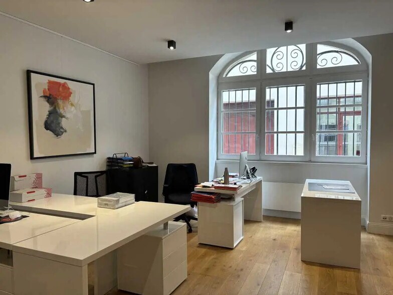 Office in Bordeaux to rent - Interior Photo - Image 1 of 5