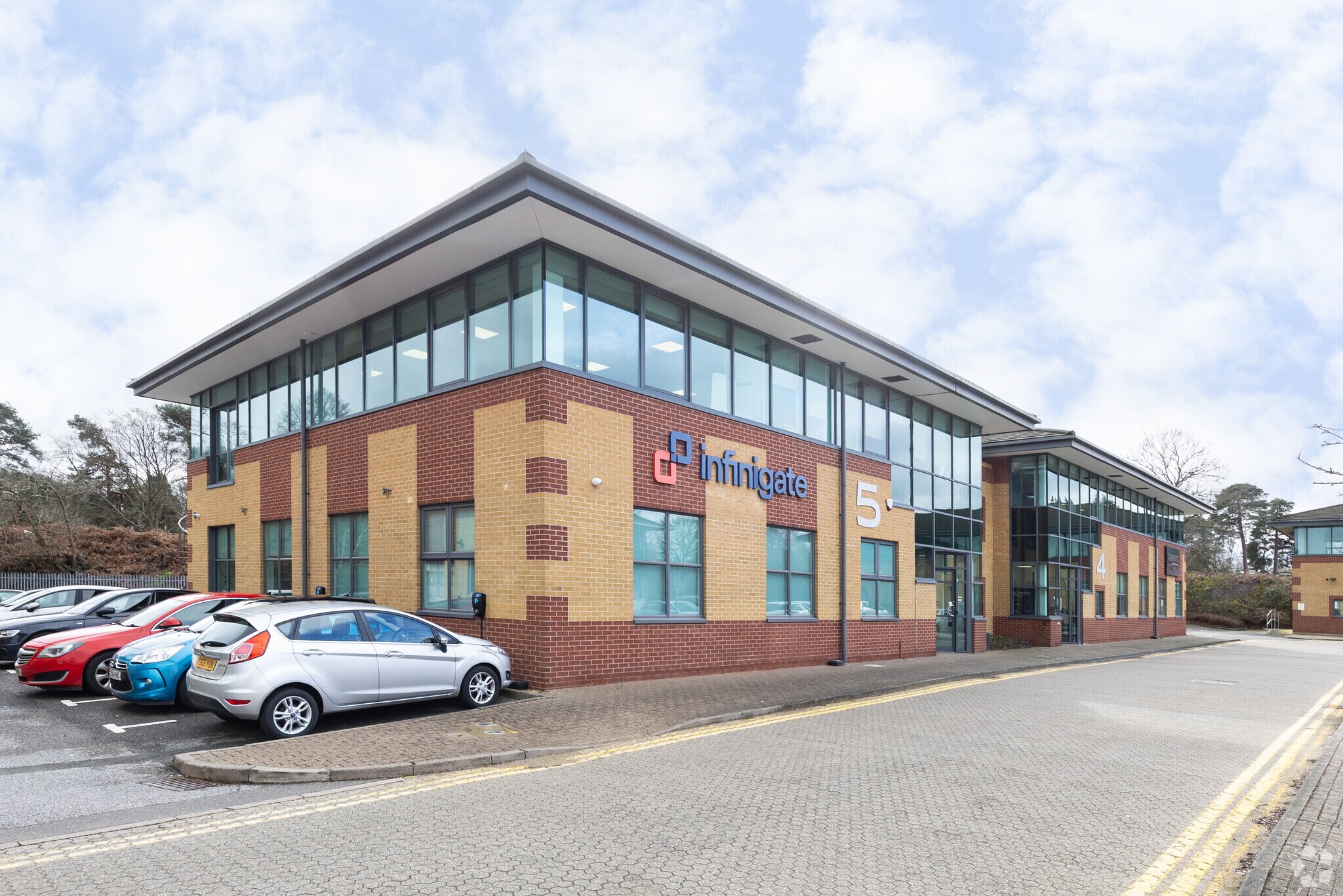 5 Albert Dr, Woking for sale Primary Photo- Image 1 of 1