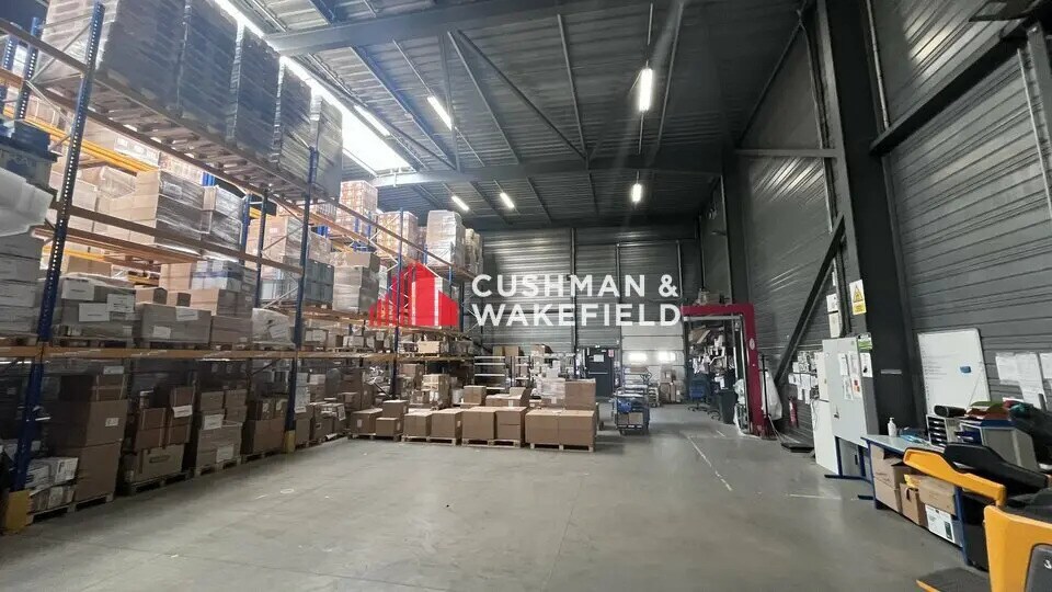 Light Industrial in Quint-Fonsegrives to rent Interior Photo- Image 1 of 5