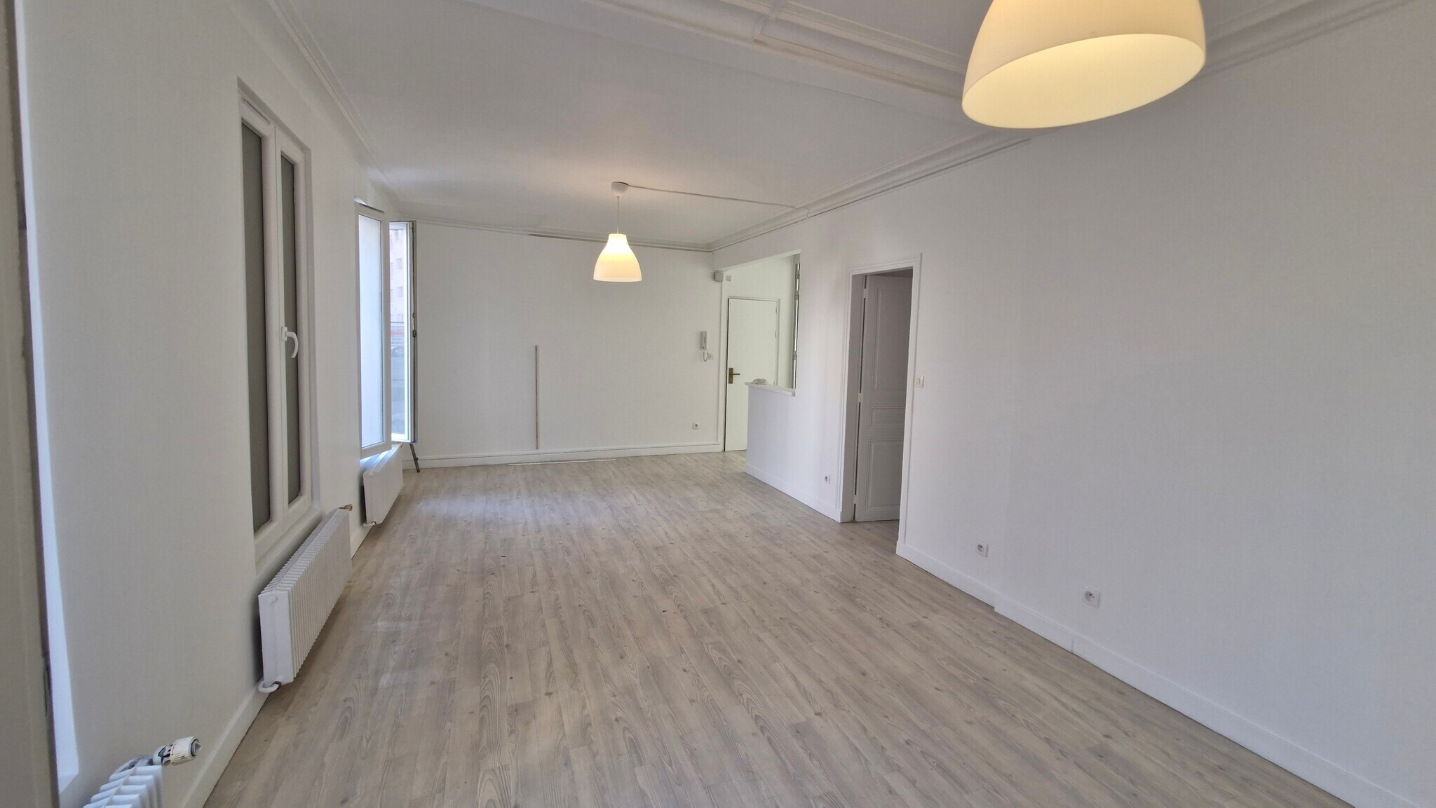Office in Saint-Denis to rent Building Photo- Image 1 of 5