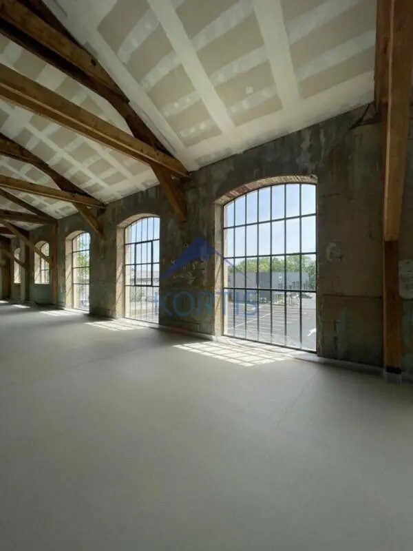 Office in Chaponost to rent Interior Photo- Image 1 of 6