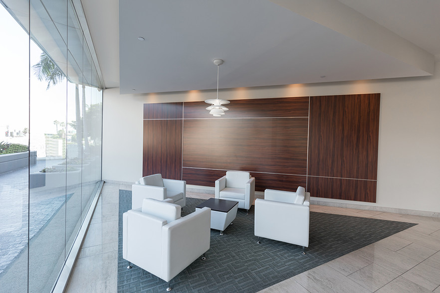 5150 E Pacific Coast Hwy, Long Beach, CA for rent - Lobby - Image 2 of 3