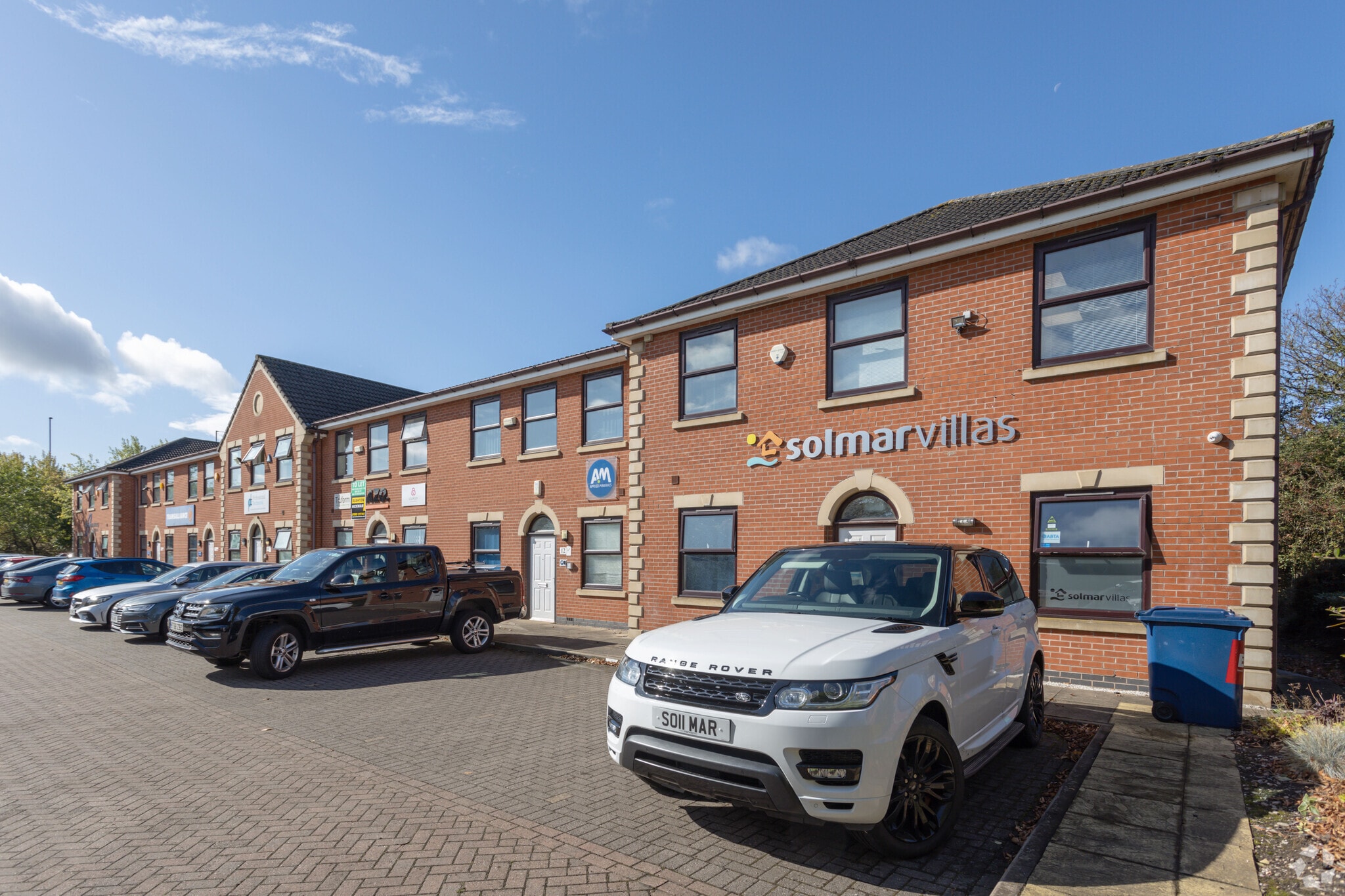 First Ave, Burton On Trent to rent Primary Photo- Image 1 of 4