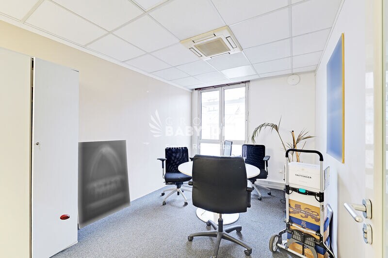 Office in Neuilly-sur-Seine to rent - Building Photo - Image 3 of 9