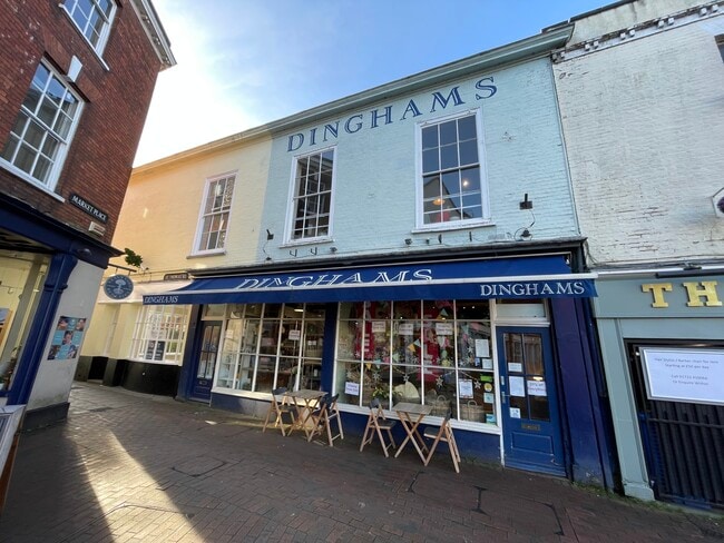 More details for 28 Market Pl, Salisbury - Retail to Rent