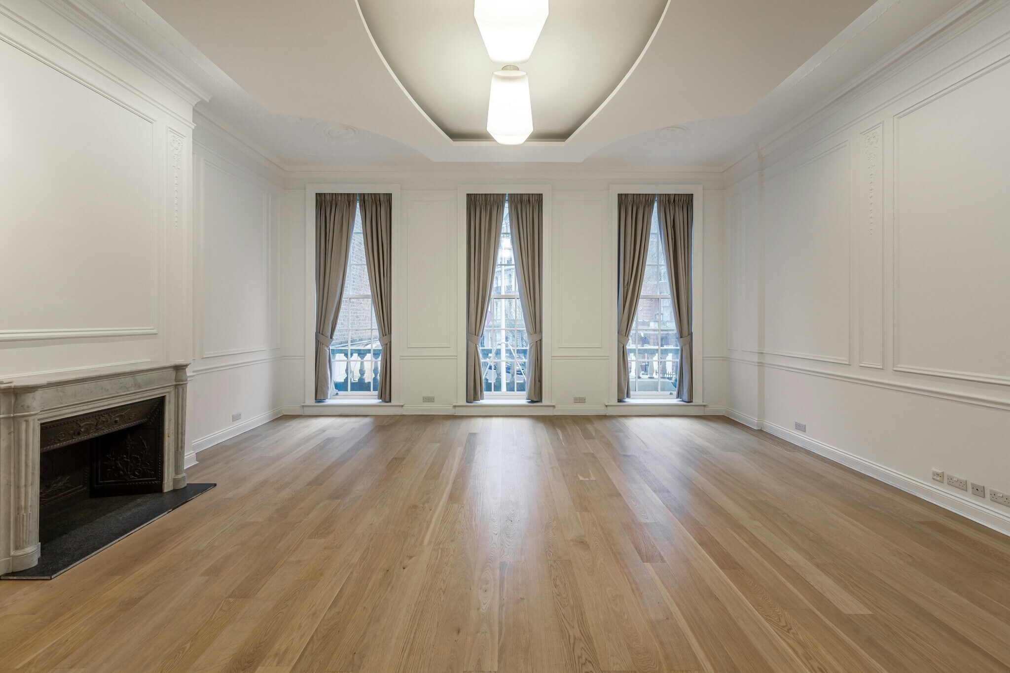 12 Hobart Pl, London to rent Interior Photo- Image 1 of 16