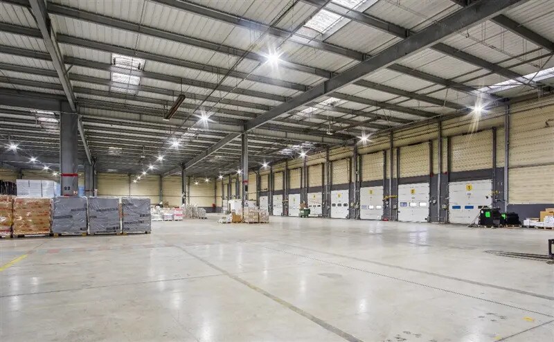 Industrial in Mitry-Mory to rent Interior Photo- Image 1 of 9