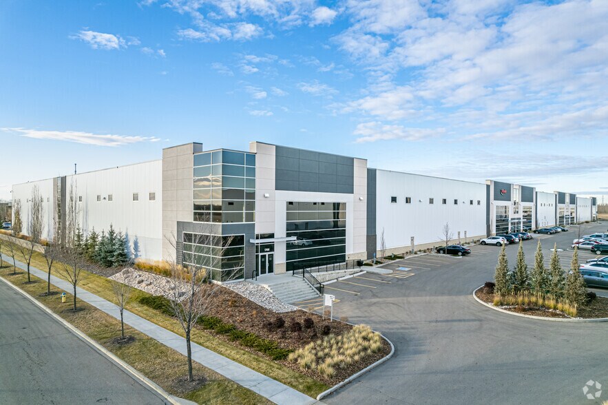 17424 129 Av NW, Edmonton, AB to rent - Primary Photo - Image 1 of 4