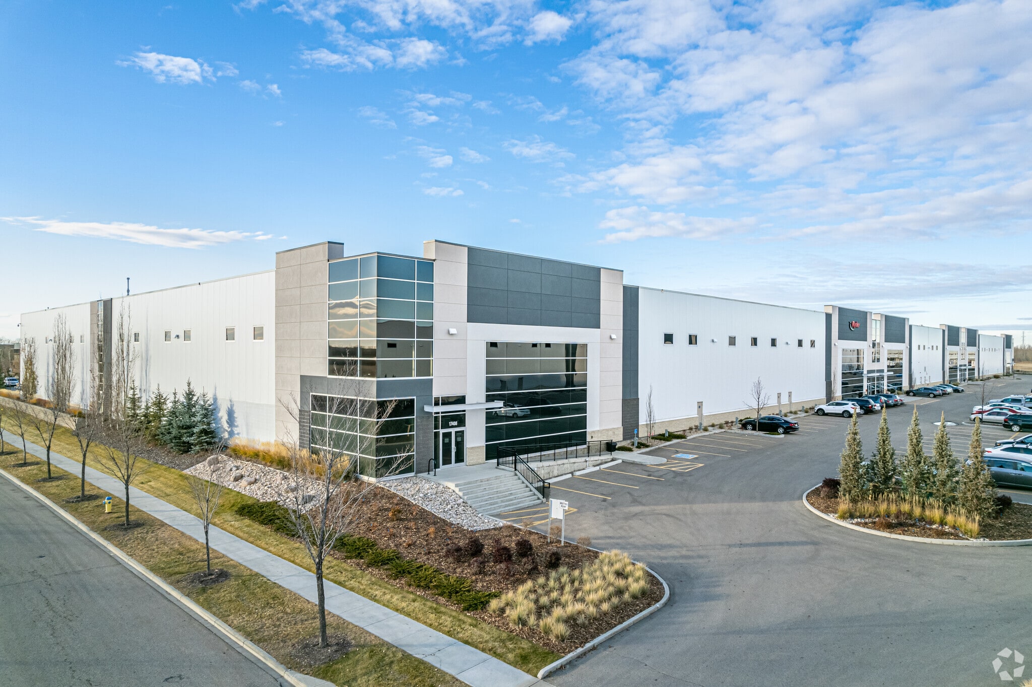 17424 129 Av NW, Edmonton, AB to rent Primary Photo- Image 1 of 5